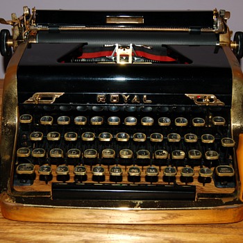 Rare Royal 1953 Quiet Deluxe Gold Portable Typewriter  Limited Edition  - Ian Fleming wrote 007 novels on one! - Movies