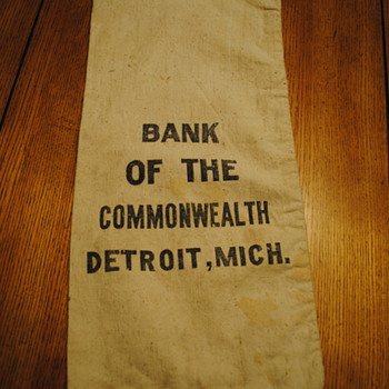 Bank of the Commonwealth Detroit, MI Bag