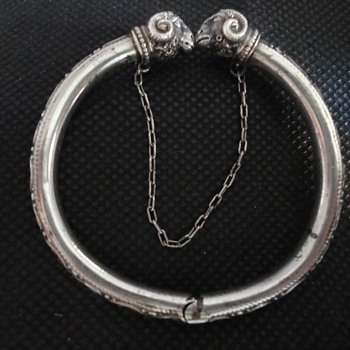 Archaeological revival silver bracelet by Georg A Scheid, Vienna 1880s - Fine Jewelry