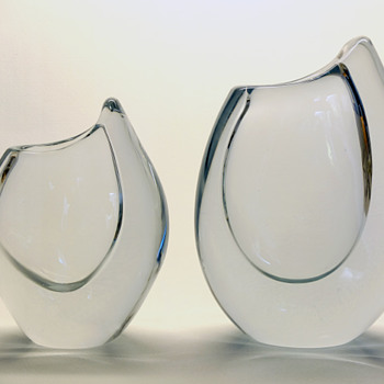 Gunnar Nylund Shark Tooth vases in clear Stromberg crystal - Strombergshyttan 1957-58.