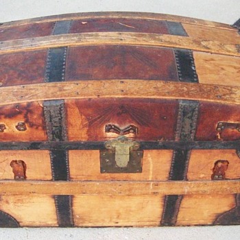 1870's Trunk from Columbus, Ohio - Furniture
