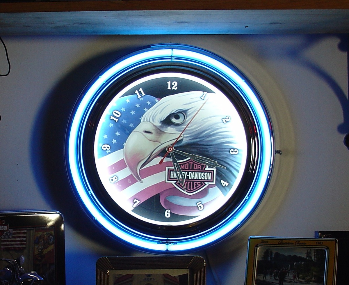 HarleyDavidson...Neon Clock...Patriotic Collectors Weekly