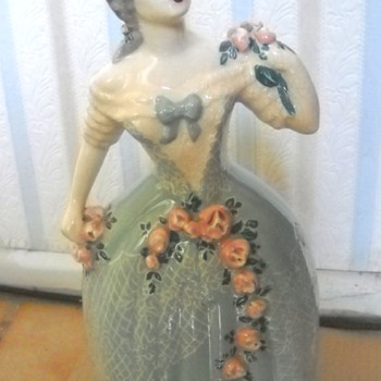 Home Made ? Romantic Woman Ceramic Figurine - Figurines