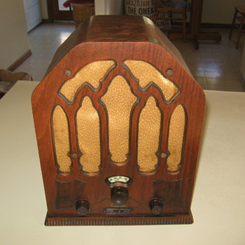 Vintage Cathedral Remler Tube Radio Model 21-3 - Radios