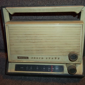VINTAGE TRANSISTOR RADIO