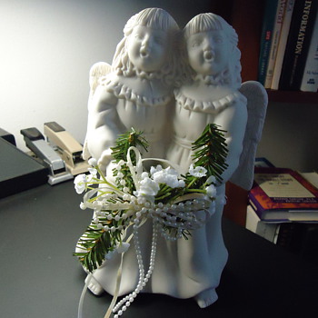 A PAIR OF CHRISTMAS ANGELS - Christmas