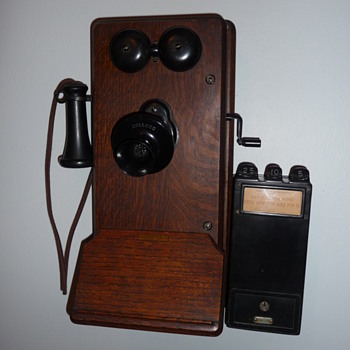 Kellogg Payphone - Telephones