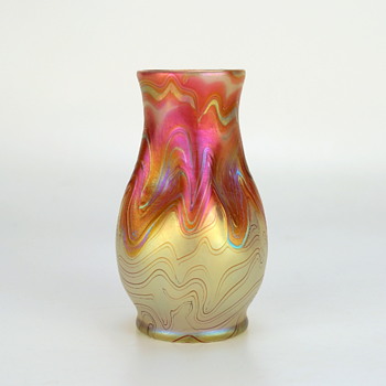Loetz Phänomen Genre 2/679 circa 1902 - Art Glass