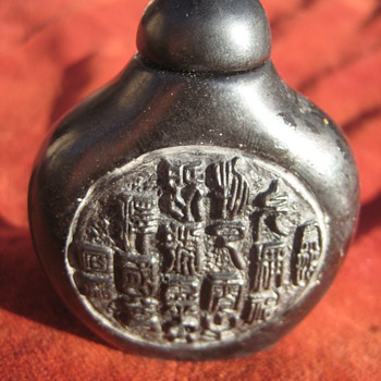 Snuff bottle. 