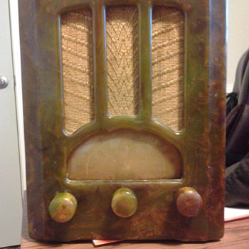 Emerson AU-190 Marbleized Green "Tombstone" Radio