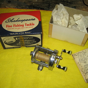 Shakespeare 1956 True Blue Level-Wind Casting Reel