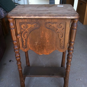 a very nice cigar humidor - Tobacciana