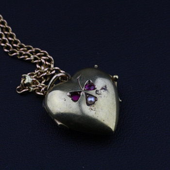 Victorian 14K heart locket
