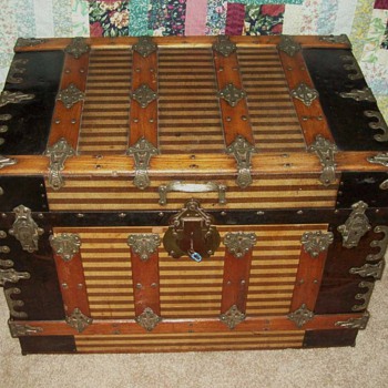 Flat top trunk, Striped canvas covered - Furniture