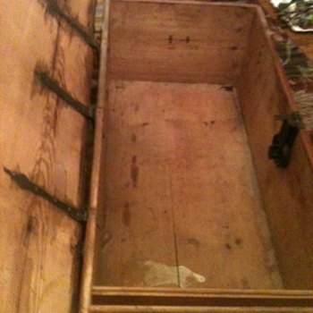 dowry chest/blanket chest - Furniture