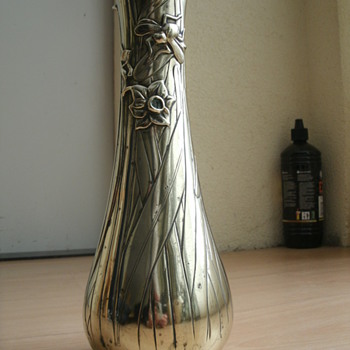 art  nouveau vase