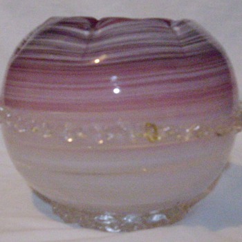 Cranberry rose bowl. - Art Glass