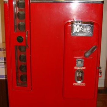 Coca Cola Machine Vendo 81 B