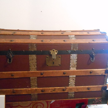 this old trunk - Furniture
