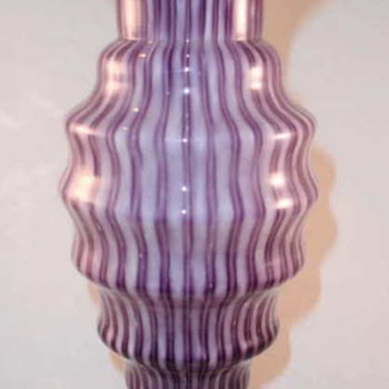 Welz - A different kind of line - Art Glass