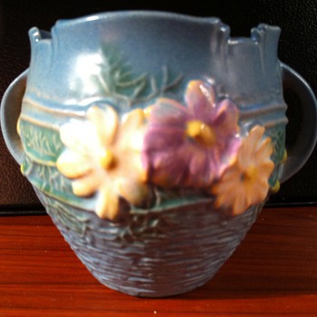 Roseville Cosmos vase