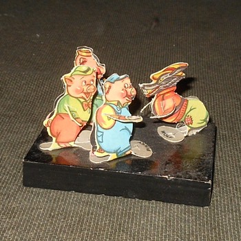 Three Little Pigs Paper Stand Up Figures Disney - Advertising