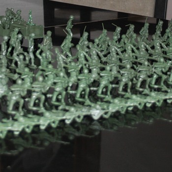 Green Toy Soldiers - Toys