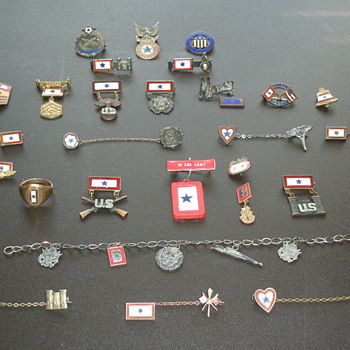 Men in the service star pins