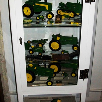 1930's Frank Betz Co. "WHITECRAFT" medical cabinet - Furniture