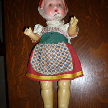 Need help identifying age and origin?? - Dolls