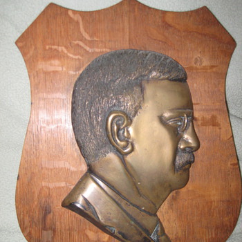 Teddy Roosevelt  Old  Bronze head. 