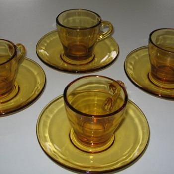 1960s Vitrosax Expresso cups & saucers - Glassware