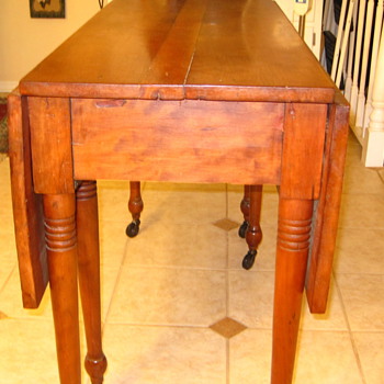 Early Period Gate Leg Table - Furniture