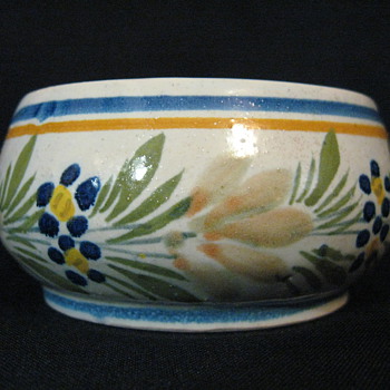 HENRIOT QUIMPER FRANCE 186 MINI BOWL - Art Pottery