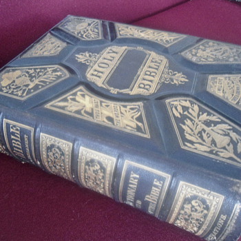 Holy Bible Revised New Testament - Books
