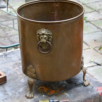 Very large brass planter - Arts and Crafts
