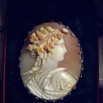  cameo with 22 kt gold filigree  - Fine Jewelry