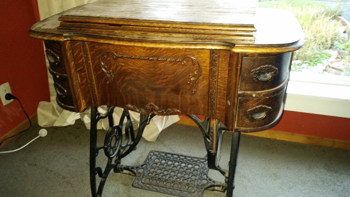 Paragon model "P" Standard sewing machine made in Cleveland