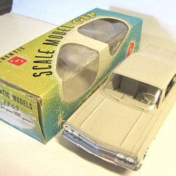 1963 Chevrolet Impala SS 409 1/25 scale original plastic friction/promo - beige