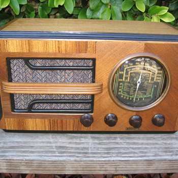 Jackson-Bell Tube Radio Model 556 - Radios