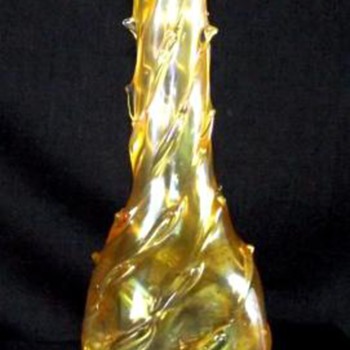 UNKNOWN CITRINE THORN VASE - Art Glass