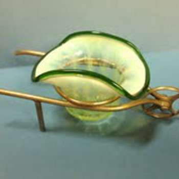 Wheelbarrow with salt - Art Glass