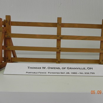 PORTABLE FENCE PATENT MODEL - Advertising