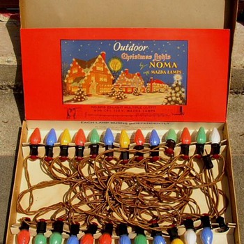 Vintage Noma 1940 Large 9 1/2 C Bulb I/O Xmas Light Set