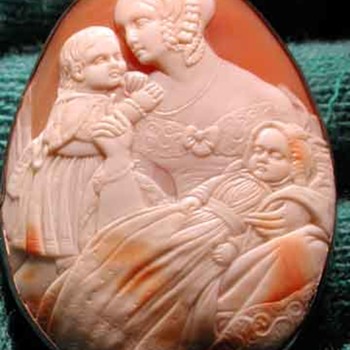 Fabulous cameo of Victorian mom with children - Victorian Era