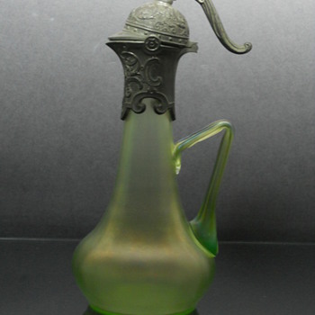 Loetz Oplympia uranium glass claret - Art Glass