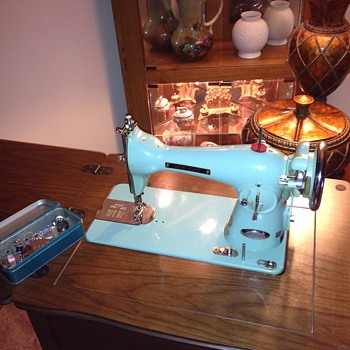 Vintage Sewing Machine - Sewing