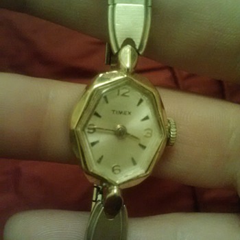 My grandmothers wristwatch!!