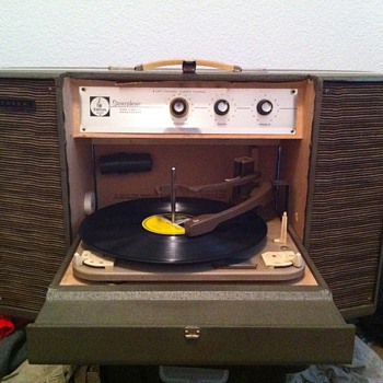 1962-63 emerson stereophonic phonograph (model P-1920)