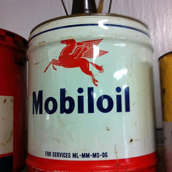 Oil cans - Petroliana